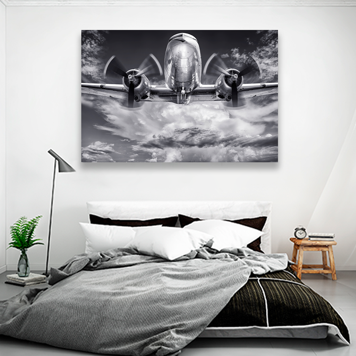 Avion Metalico En Las Nubes