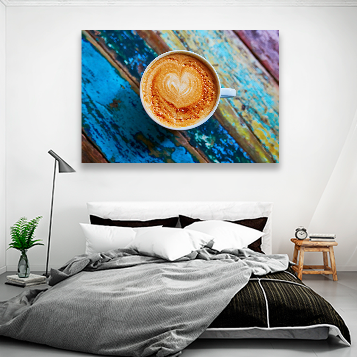 Café Con Corazon Y Mesa De Colores