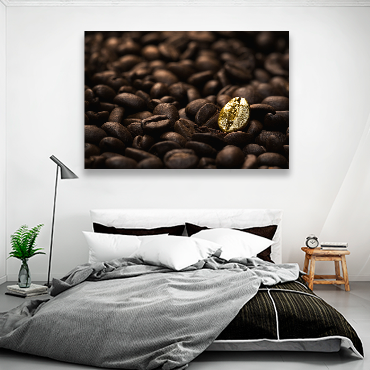 Café Negro Tostado Y Grano Dorado