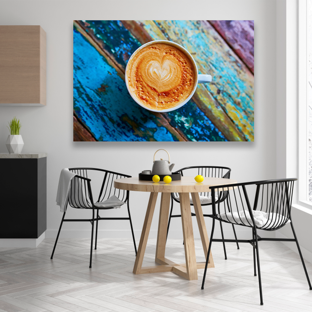 Café Con Corazon Y Mesa De Colores