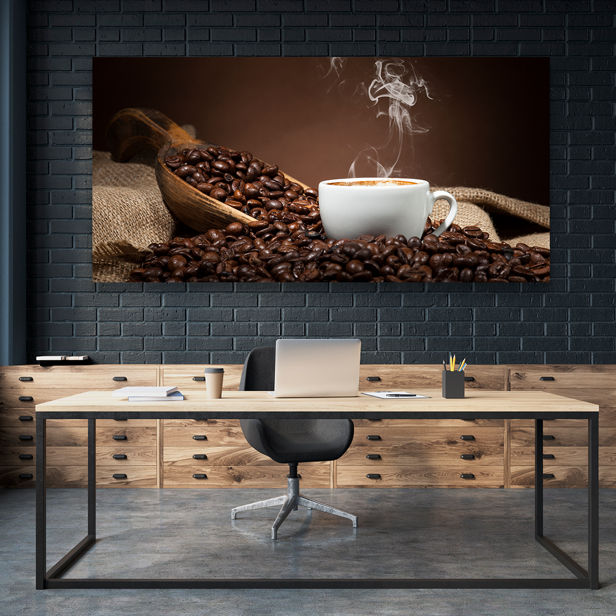 Café En Grano Y En Taza Sobre Saco