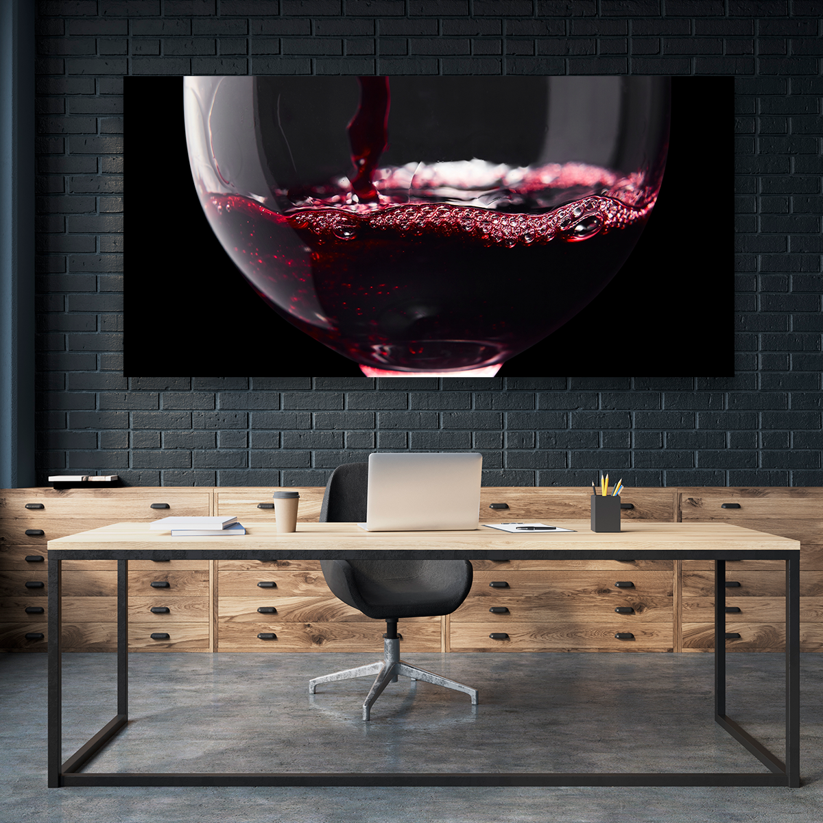 Vino Tinto En Copa Y Fondo Negro