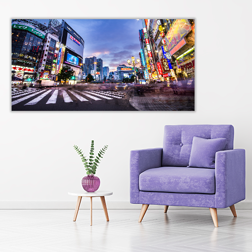 Street life in Shinjuku