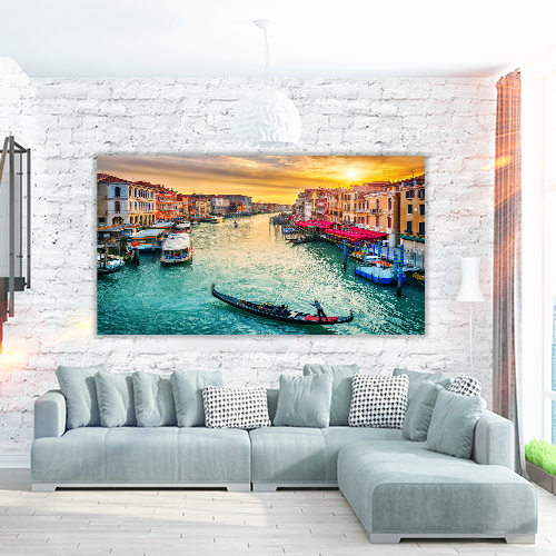 Rialto Bridge in Venice