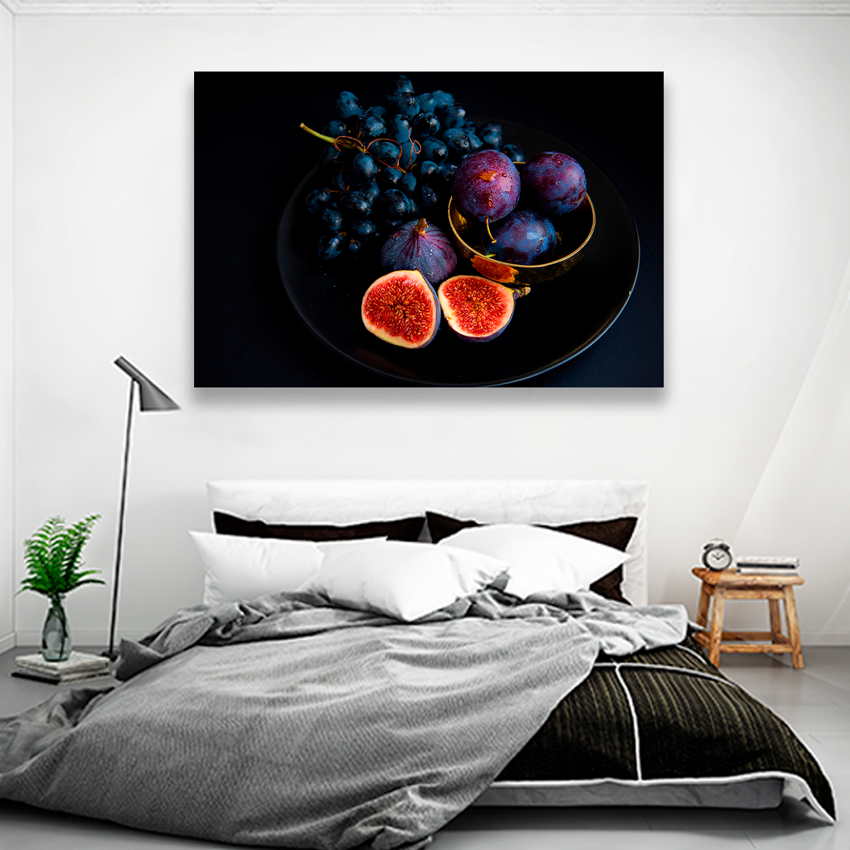 Higos Ciruelas Y Uvas