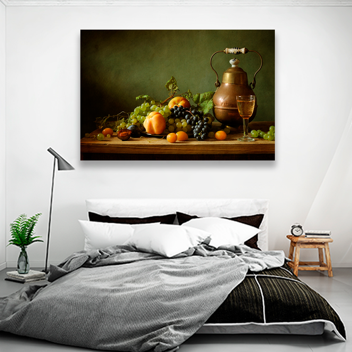 Frutas Y Laton Sobre Mesa