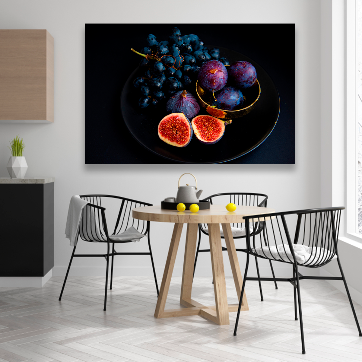 Higos Ciruelas Y Uvas