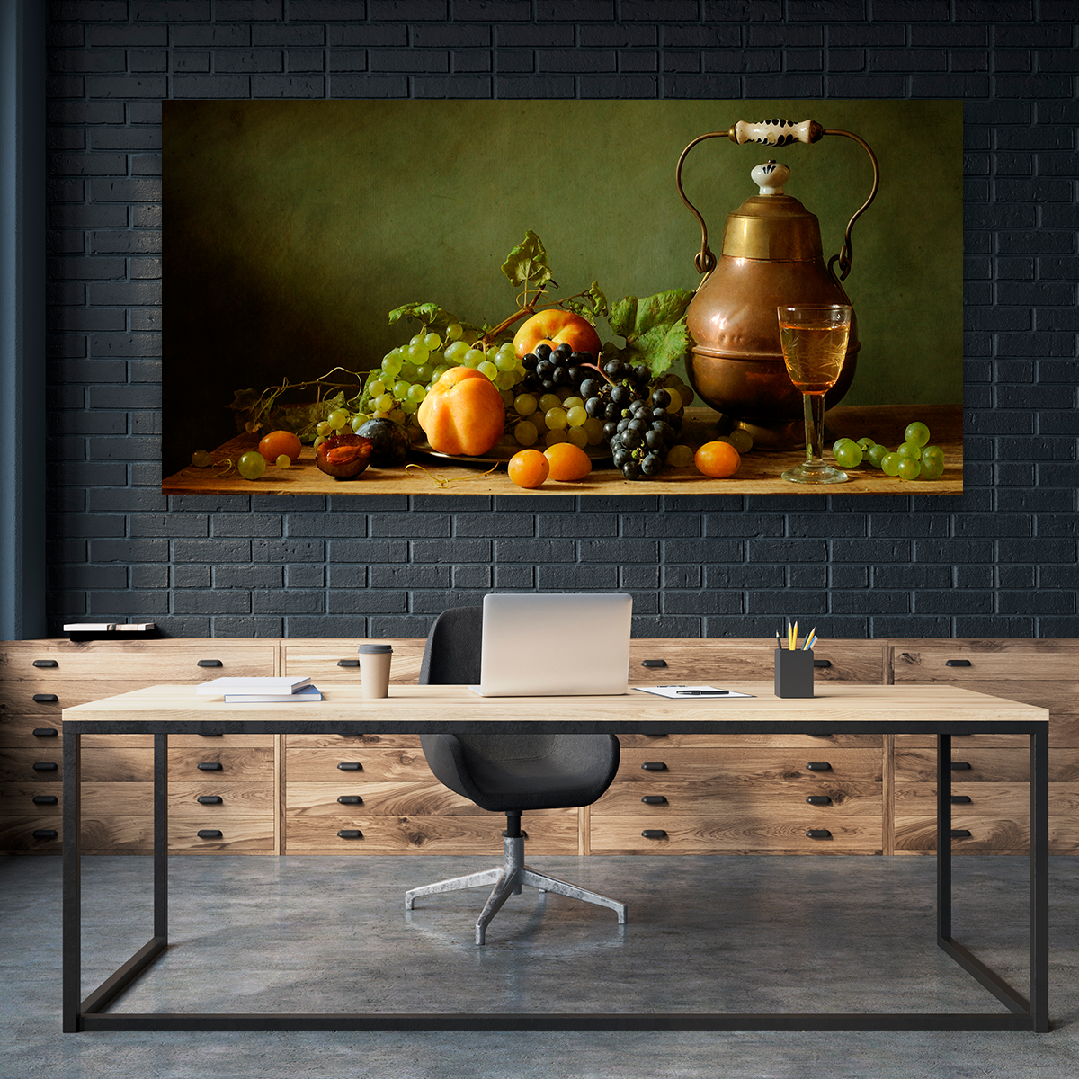 Frutas Y Laton Sobre Mesa