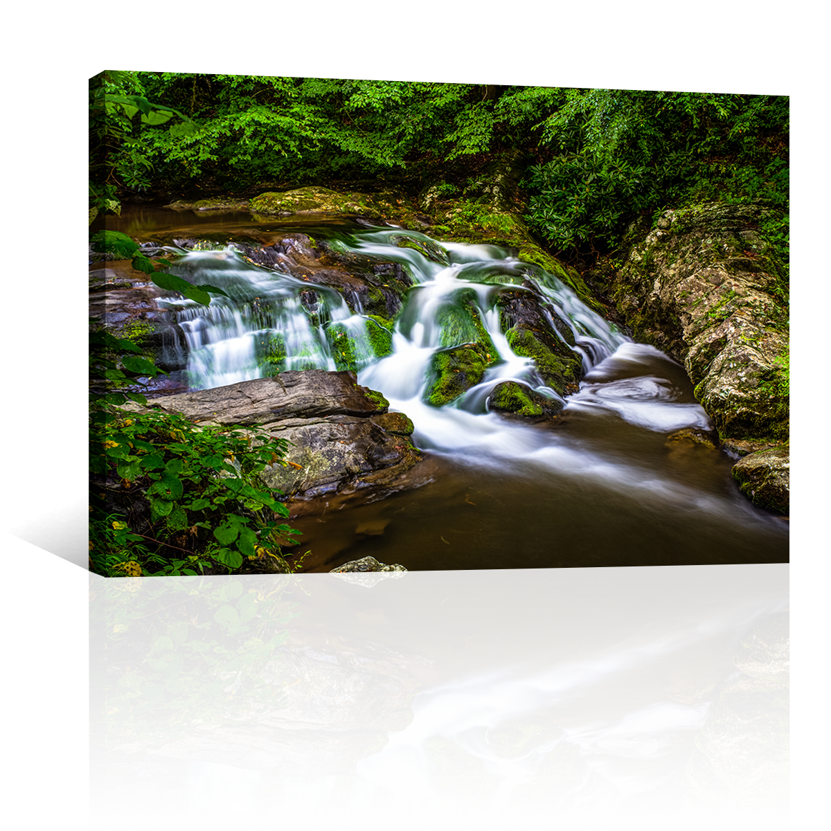 Cascada Sobre Piedras