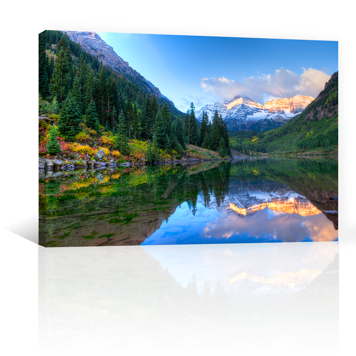 Montañas Y Lago Verde