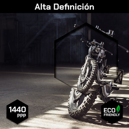 Moto Estacionada En El Garage
