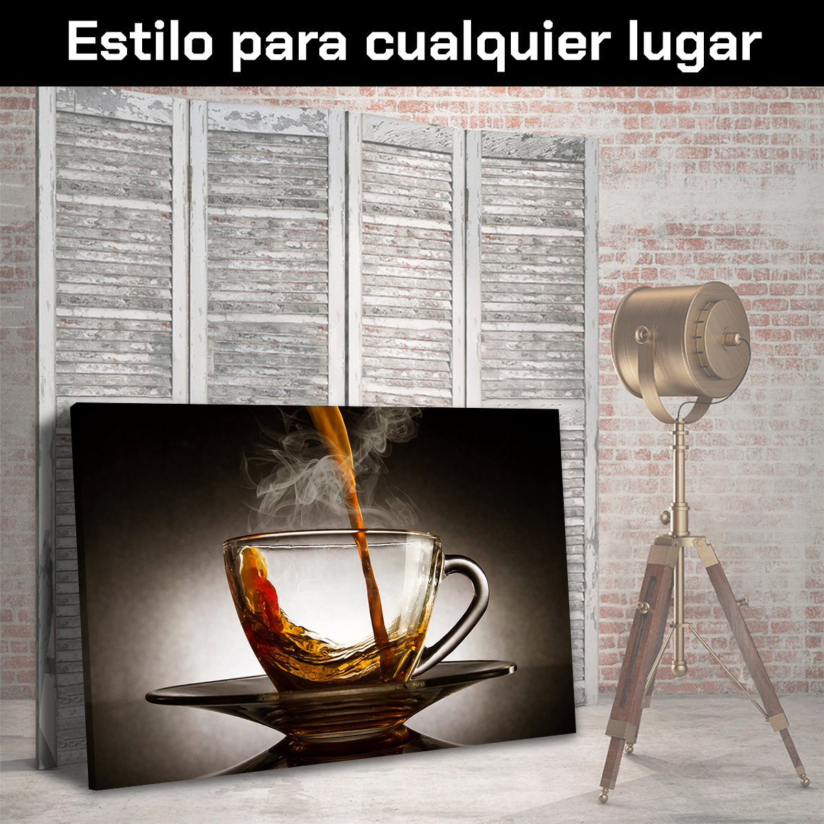Café Cayendo Sobre Taza De Vidrio