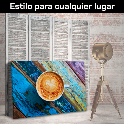 Café Con Corazon Y Mesa De Colores