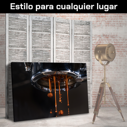 Café Espresso Saliendo De Cafetera