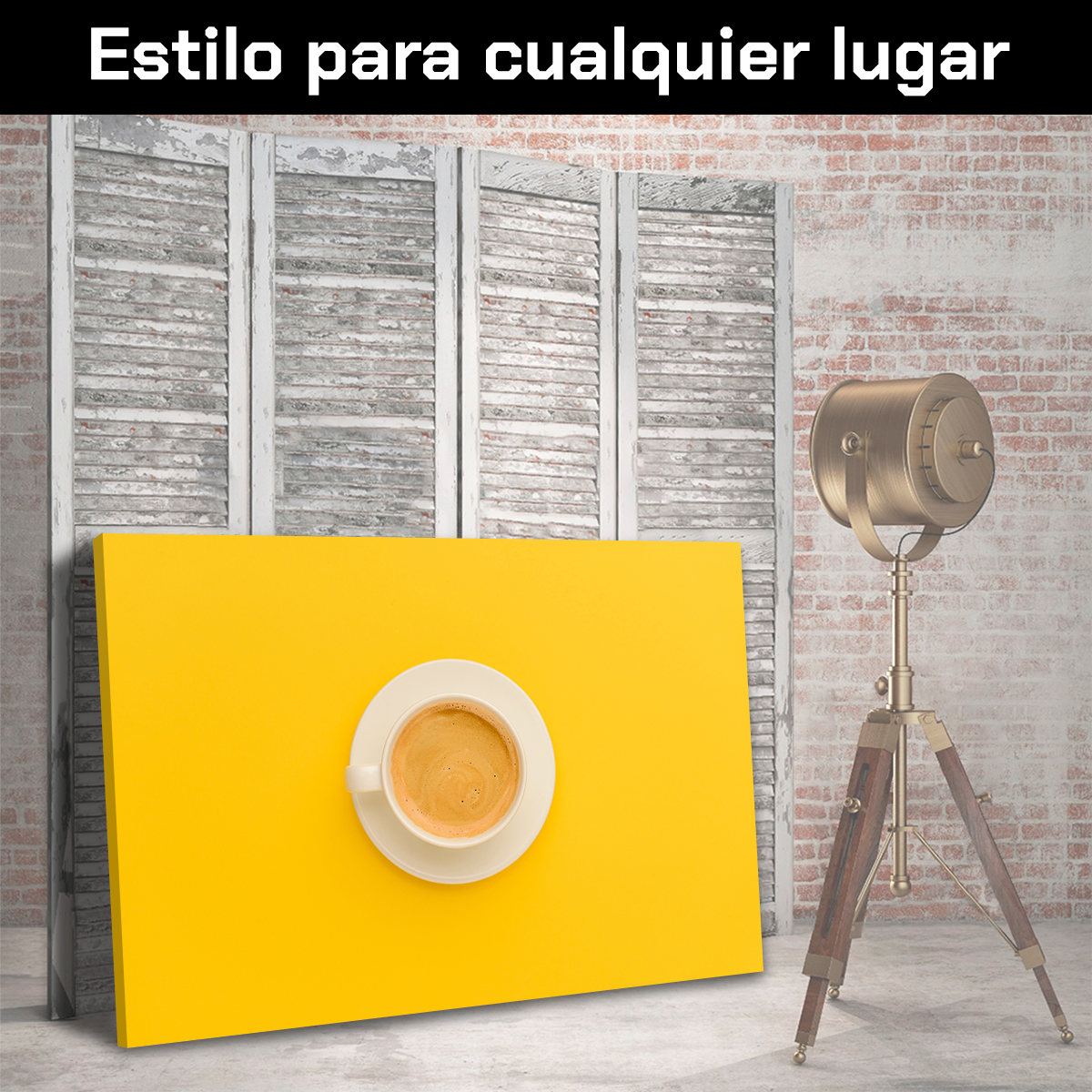 Café Y Plato Sobre Fondo Amarillo