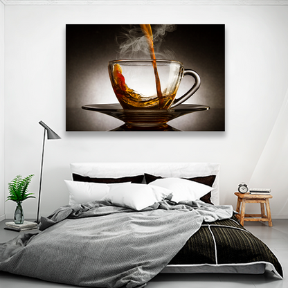 Café Cayendo Sobre Taza De Vidrio