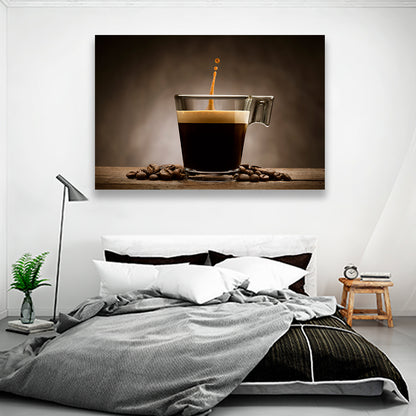 Café Expres Y Granos En Mesa