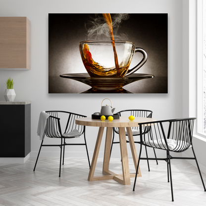 Café Cayendo Sobre Taza De Vidrio