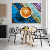 Café Con Corazon Y Mesa De Colores