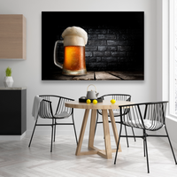 Cerveza Espumosa Con Fondo Negro
