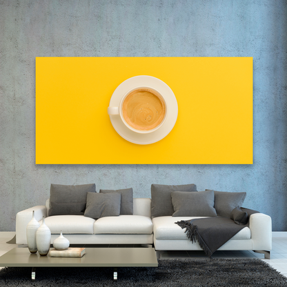 Café Y Plato Sobre Fondo Amarillo