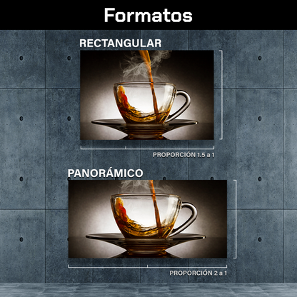 Café Cayendo Sobre Taza De Vidrio