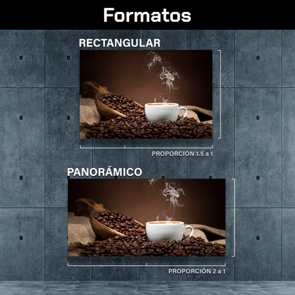 Café En Grano Y En Taza Sobre Saco