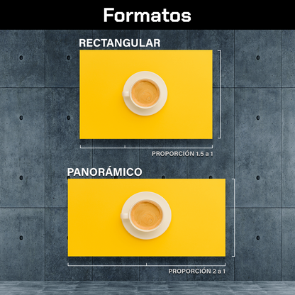 Café Y Plato Sobre Fondo Amarillo