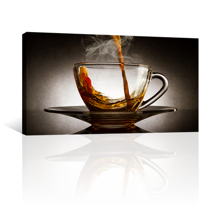 Café Cayendo Sobre Taza De Vidrio