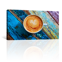 Café Con Corazon Y Mesa De Colores
