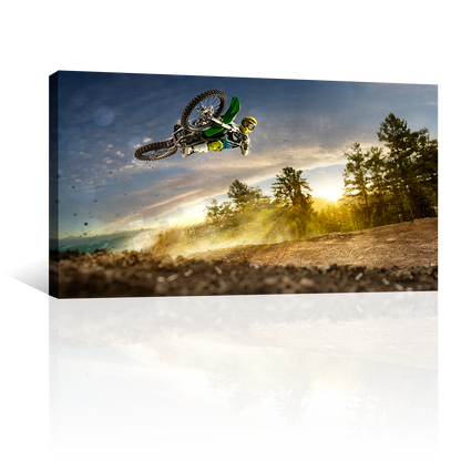 Motocross Verde Sobre Alturas