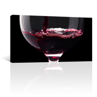 Vino Tinto En Copa Y Fondo Negro