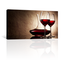 Vino Tinto En Decantador Y Copas