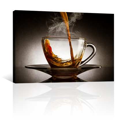 Café Cayendo Sobre Taza De Vidrio