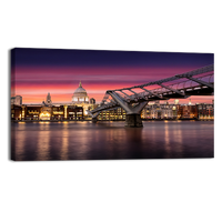 Sunset over the St. Pauls Cathedral
