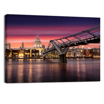 Sunset over the St. Pauls Cathedral