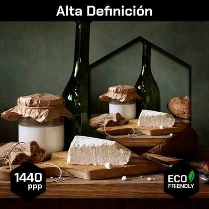 Pan Queso Y Leche En Mesa