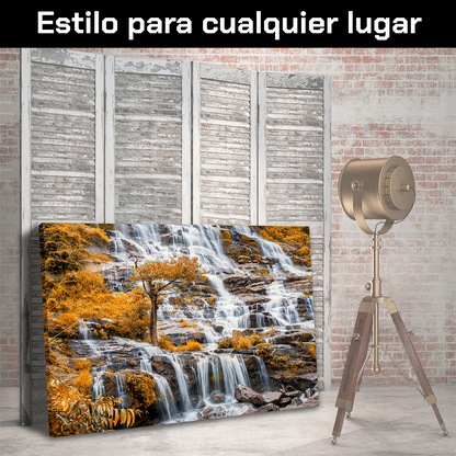 Cascada En Otoño
