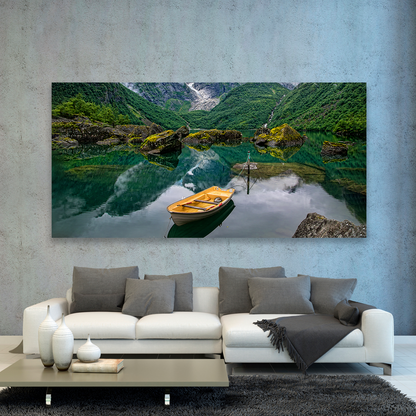 Lago Con Bote Amairllo