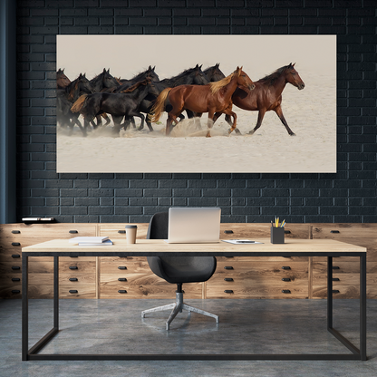 Caballos En El Desierto