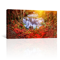 Cascada Flores Rojas