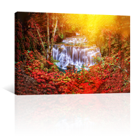 Cascada Flores Rojas
